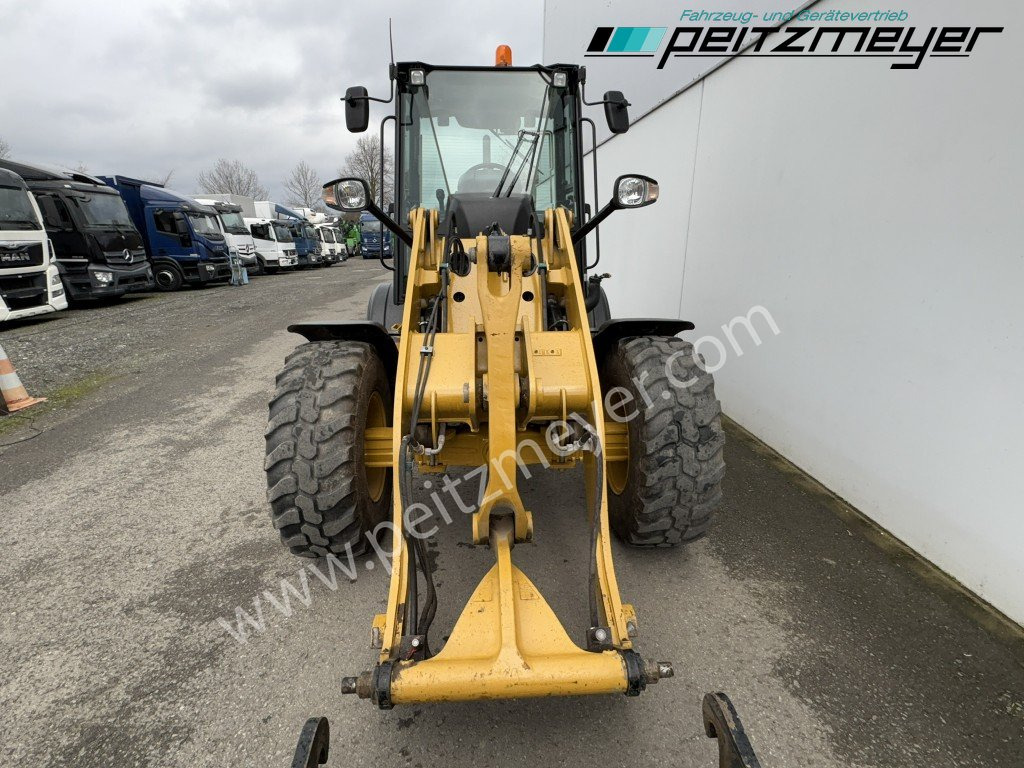 CAT Radlader 908 M Palettengabel +4in1 Schaufel 20 km/h - Radlader: das Bild 5 CAT Radlader 908 M Palettengabel +4in1 Schaufel 20 km/h - Radlader: das Bild 5