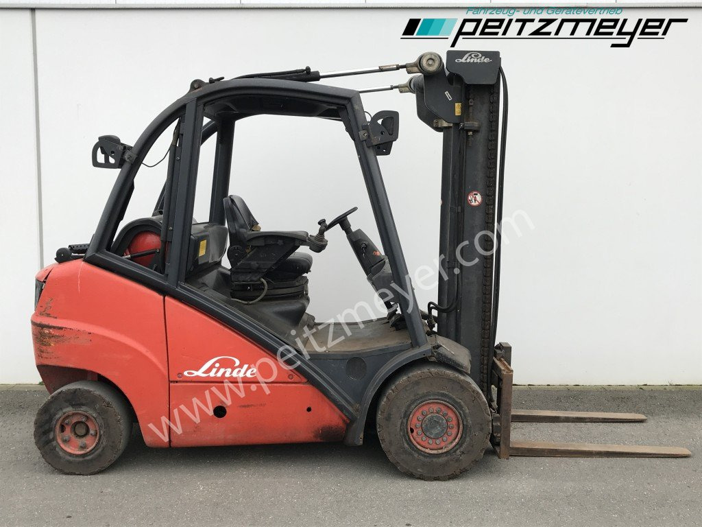 Treibgasstapler LINDE Gabelstapler H 35 T Gas + Seitenschieber: das Bild 7 Treibgasstapler LINDE Gabelstapler H 35 T Gas + Seitenschieber: das Bild 7