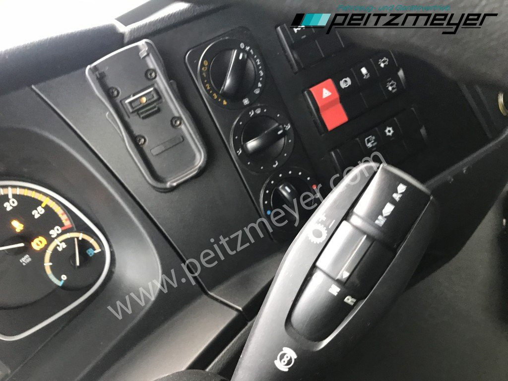 Koffer LKW MERCEDES-BENZ Atego 818 L Koffer + LBW Euro 6, Klima, AHK,: das Bild 15
