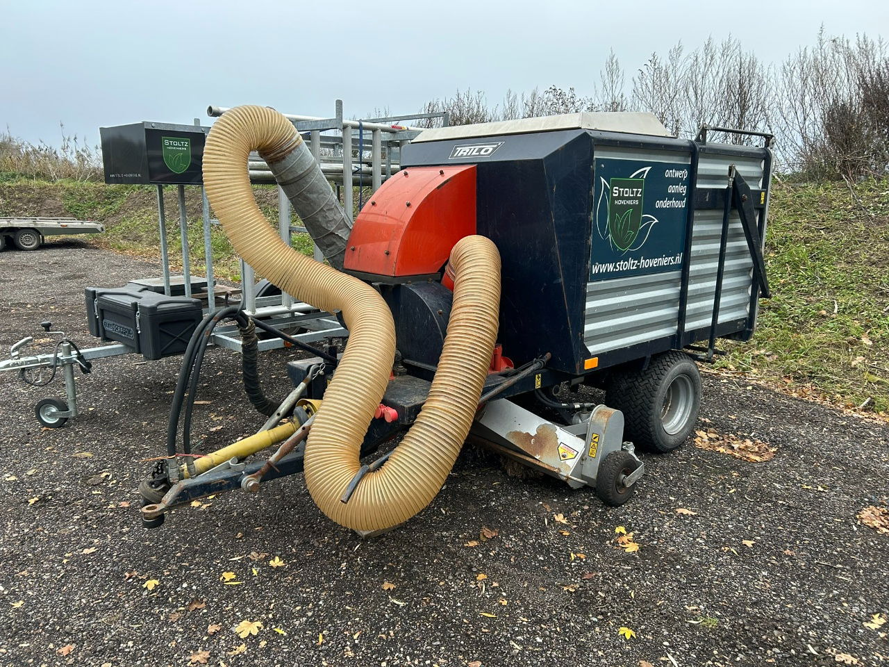 AC Trilo Vacuum Sweepers opraapwagen SG 200 - Fütterungstechnik: das Bild 1 AC Trilo Vacuum Sweepers opraapwagen SG 200 - Fütterungstechnik: das Bild 1