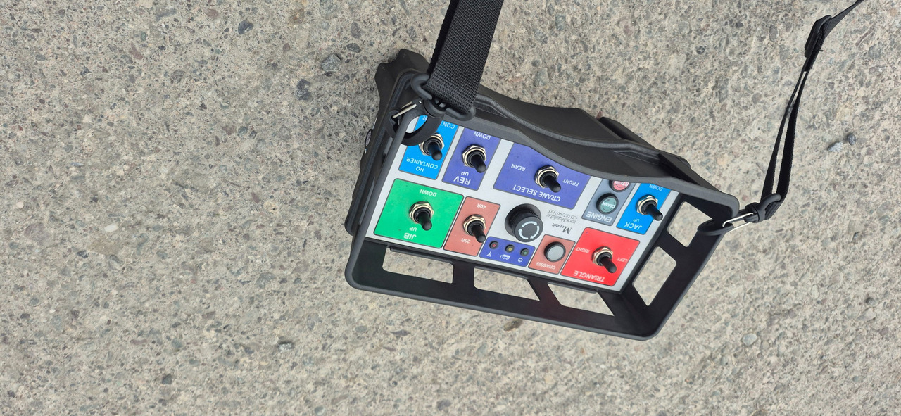 Mega NEW Megaliftt Sideloader / 35 tons lift capacity /20-40-45 HC/ Diesel engine / Gooseneck-extendable - Container/ Wechselfahrgestell Auflieger: das Bild 5 Mega NEW Megaliftt Sideloader / 35 tons lift capacity /20-40-45 HC/ Diesel engine / Gooseneck-extendable - Container/ Wechselfahrgestell Auflieger: das Bild 5