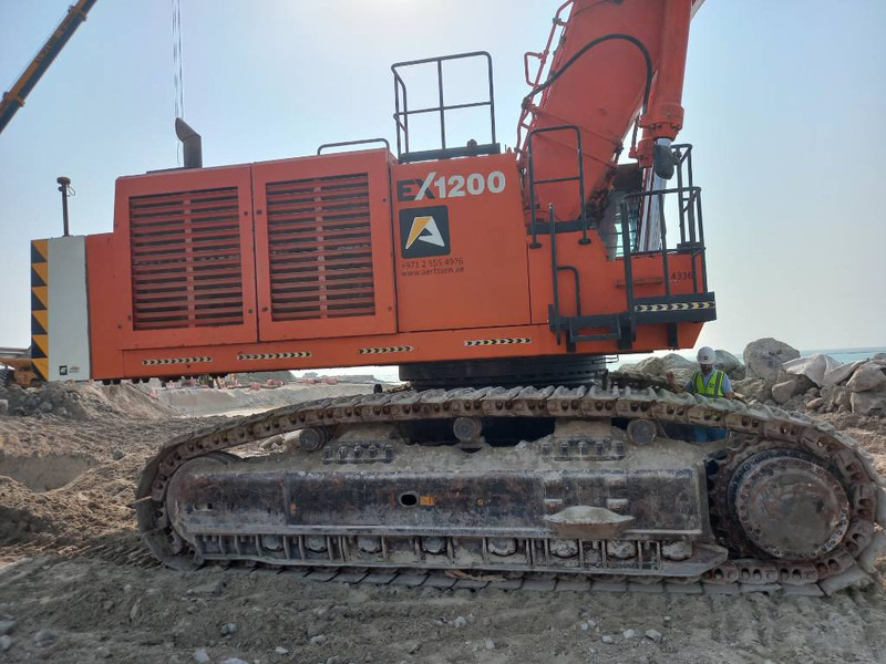 Hitachi EX1200-6 Longreach 28m (Abu Dhabi) - Bagger: das Bild 5 Hitachi EX1200-6 Longreach 28m (Abu Dhabi) - Bagger: das Bild 5