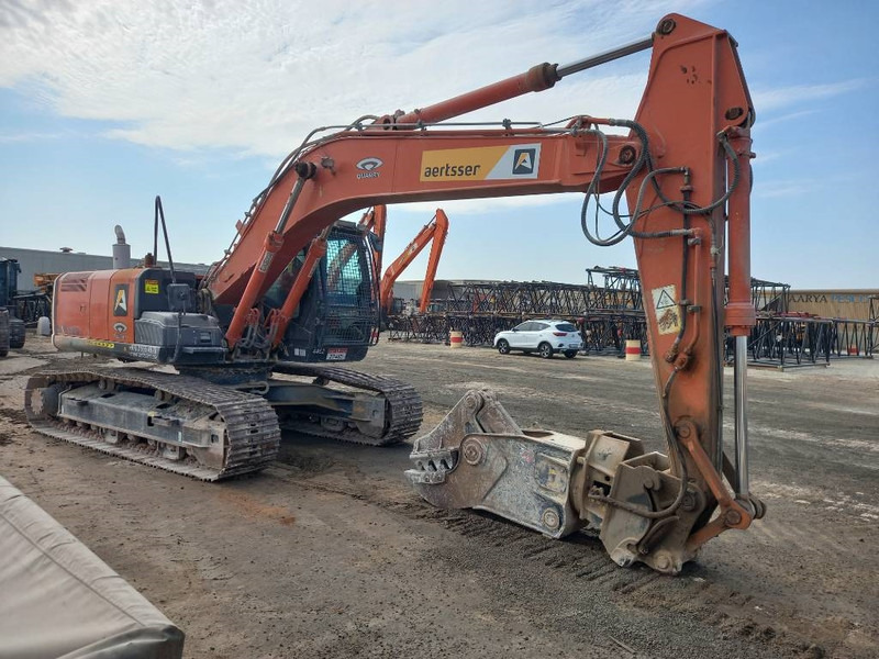 Hitachi ZX220LC (Abu Dhabi) - Kettenbagger: das Bild 3 Hitachi ZX220LC (Abu Dhabi) - Kettenbagger: das Bild 3