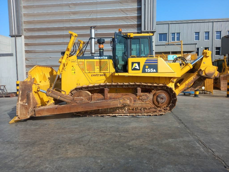 Komatsu D155A-6R (4 pieces available in Abu Dhabi) - Bulldozer: das Bild 1 Komatsu D155A-6R (4 pieces available in Abu Dhabi) - Bulldozer: das Bild 1