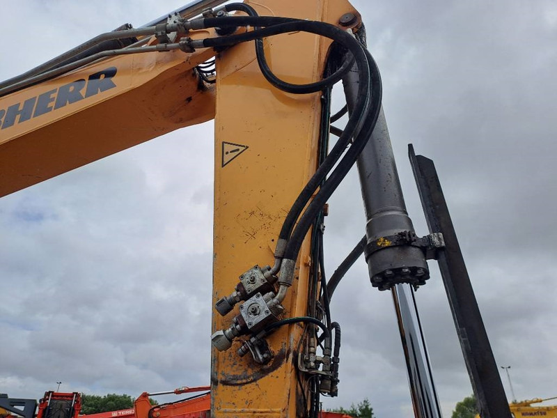Kettenbagger Liebherr R 946: das Bild 9