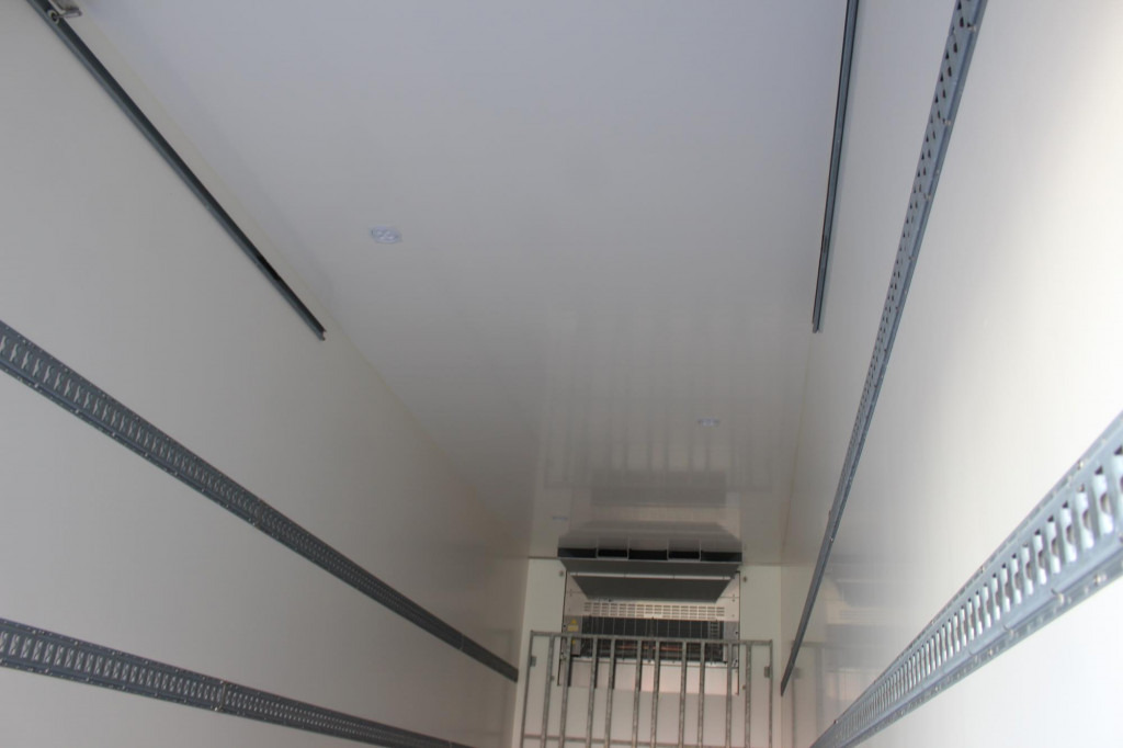 Chereau 1-Achs City Trailer CV 1550 Strom Neuwertig - Kühlkoffer Auflieger: das Bild 2 Chereau 1-Achs City Trailer CV 1550 Strom Neuwertig - Kühlkoffer Auflieger: das Bild 2