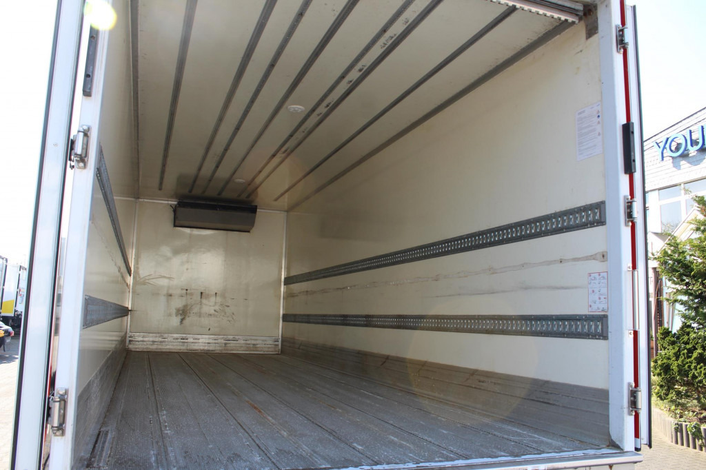 Mercedes-Benz Atego 1221 TK T-800R Tiefkühl Türen+LBW - Kühlkoffer LKW: das Bild 2 Mercedes-Benz Atego 1221 TK T-800R Tiefkühl Türen+LBW - Kühlkoffer LKW: das Bild 2