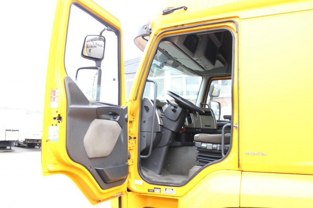 Renault Premium 380DXi BDF Schlafkabine LBW AHK 298 TKm - Fahrgestell LKW: das Bild 4 Renault Premium 380DXi BDF Schlafkabine LBW AHK 298 TKm - Fahrgestell LKW: das Bild 4