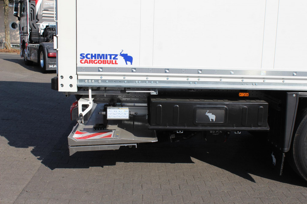 SCHMITZ Koffer 2,7h DS Ladebordwand MIETE - RENT - Koffer Auflieger: das Bild 3 SCHMITZ Koffer 2,7h DS Ladebordwand MIETE - RENT - Koffer Auflieger: das Bild 3