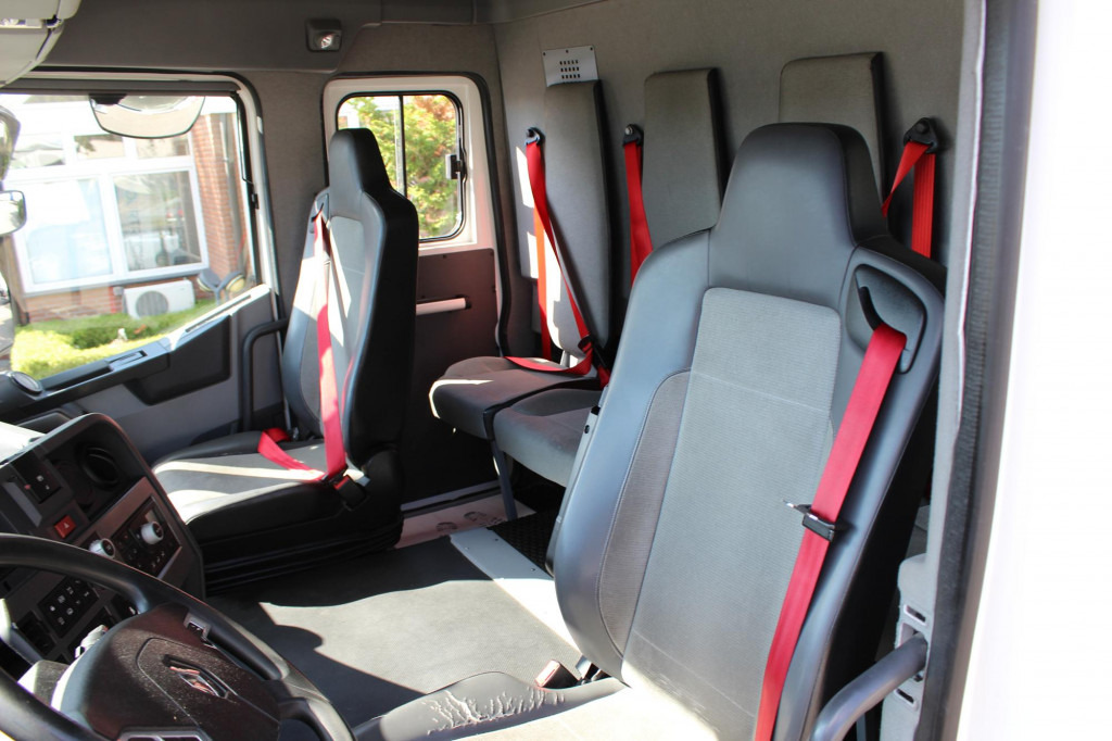 Renault T 430 E6 6 Sitze Ex- Fahrschule nur 64Tkm ! - Sattelzugmaschine: das Bild 5 Renault T 430 E6 6 Sitze Ex- Fahrschule nur 64Tkm ! - Sattelzugmaschine: das Bild 5