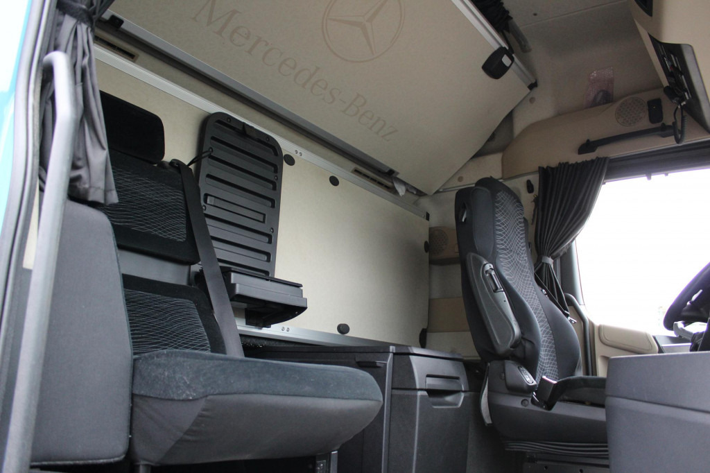 Mercedes-Benz Actros 2548 Koffer Retarder Schlafkab Kühlbox - Transporter: das Bild 5 Mercedes-Benz Actros 2548 Koffer Retarder Schlafkab Kühlbox - Transporter: das Bild 5