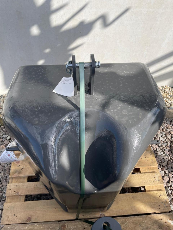 CLAAS Frontgewicht 1000 kg, NEU - Anbauteil: das Bild 5 CLAAS Frontgewicht 1000 kg, NEU - Anbauteil: das Bild 5