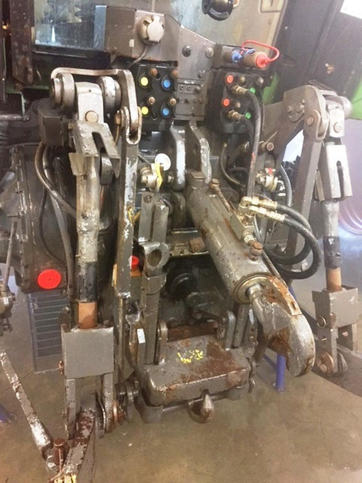 Fendt gebrauchter Hitch für Fendt 930, 926, 924 - Anbauteil: das Bild 1 Fendt gebrauchter Hitch für Fendt 930, 926, 924 - Anbauteil: das Bild 1