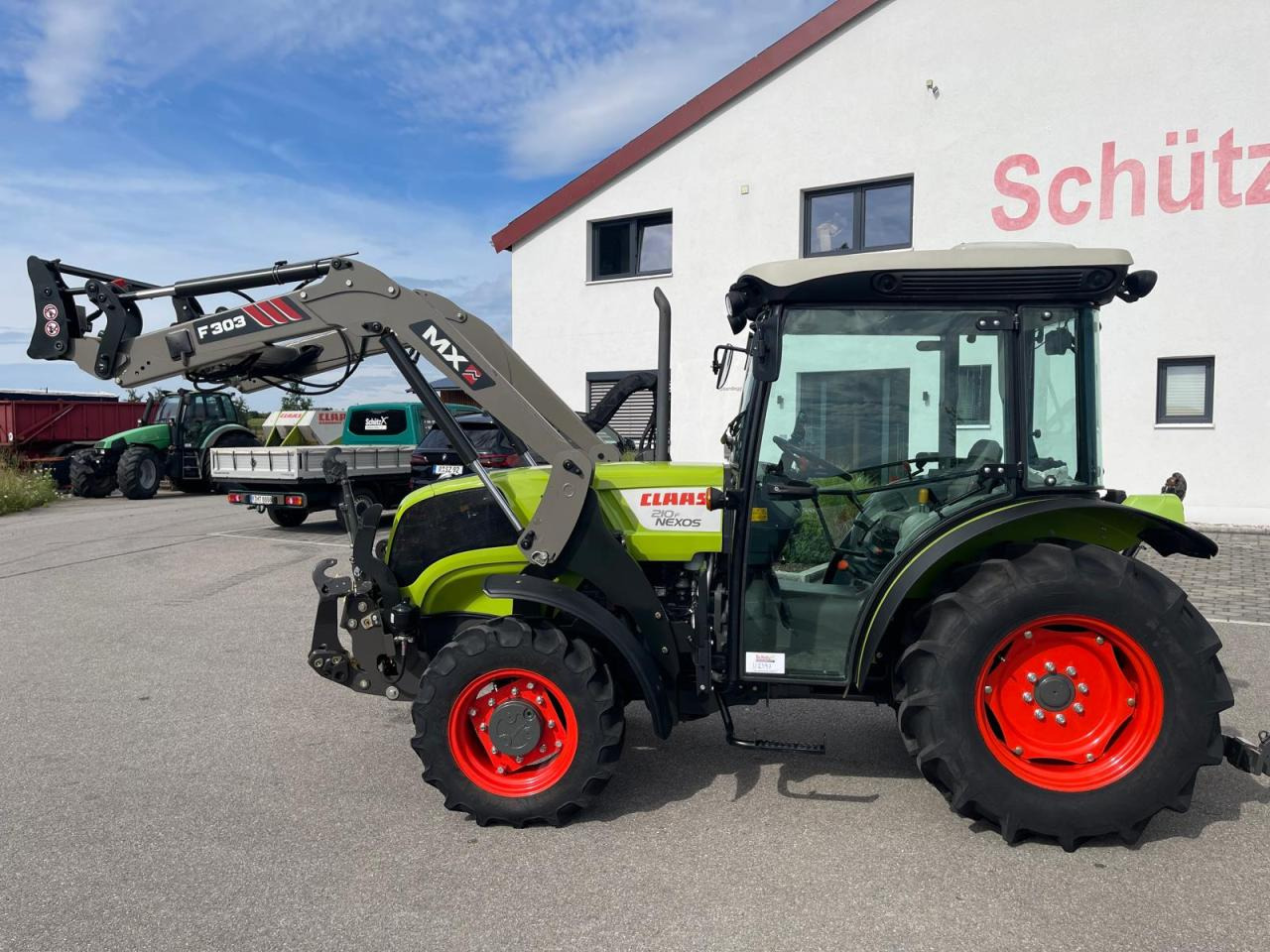 CLAAS Nexos 210 mit Frontlader und FZW, 236Bh, NEUWERTIG! - Traktor: das Bild 2 CLAAS Nexos 210 mit Frontlader und FZW, 236Bh, NEUWERTIG! - Traktor: das Bild 2