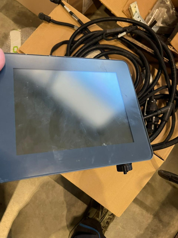 Technik für Bodenbearbeitung Schmotzer 8-reihiges Hackgerät, 75 cm Abstand, mit Verschieberahmen, mit Section Controll, Baujahr 2019: das Bild 11 Technik für Bodenbearbeitung Schmotzer 8-reihiges Hackgerät, 75 cm Abstand, mit Verschieberahmen, mit Section Controll, Baujahr 2019: das Bild 11