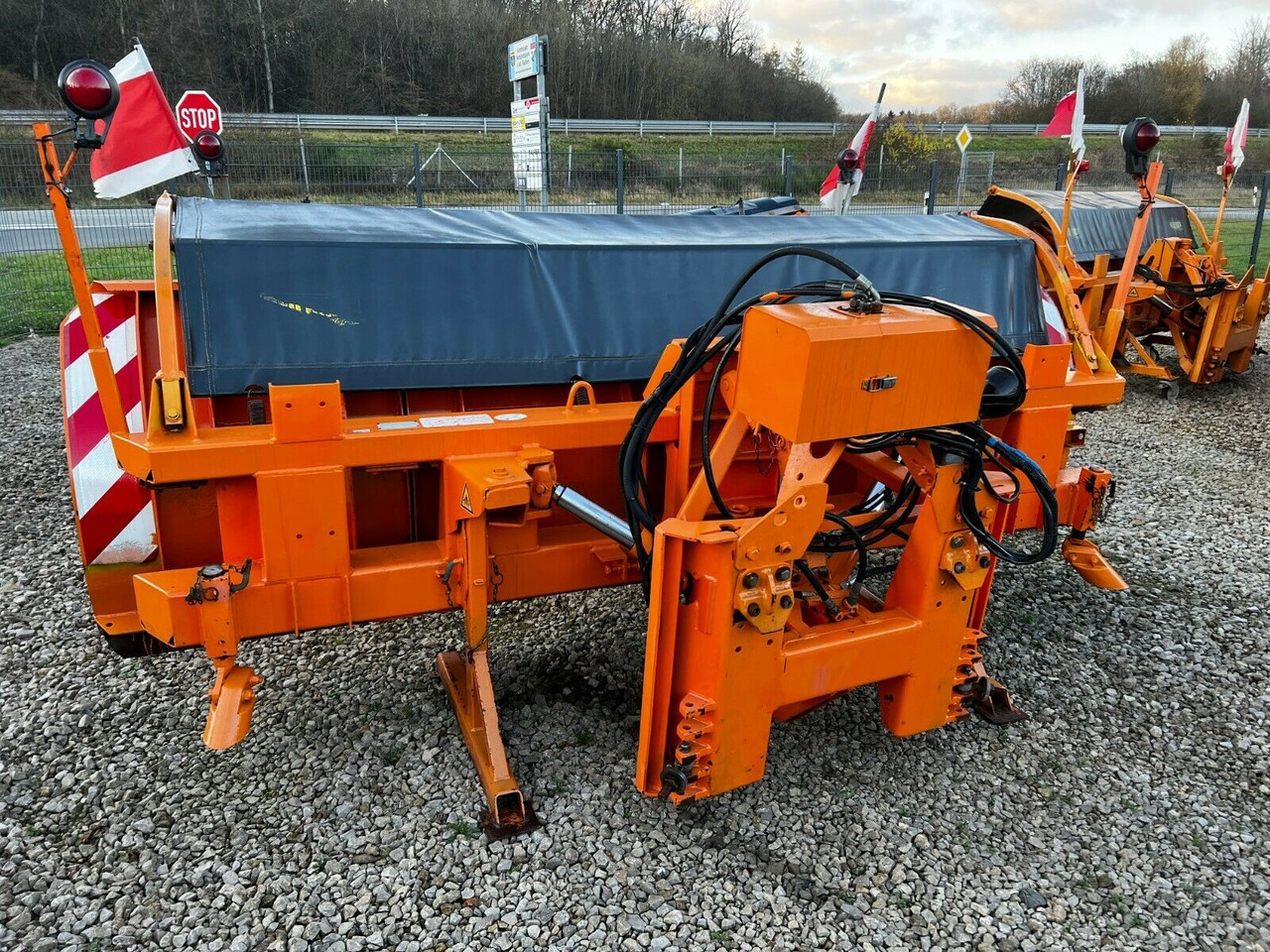 Beilhack PVF 29-4 Elektro Schneepflug Winterdien Beilhack PVF 29-4 Elektro Schneepflug Winterdien - Schneepflug für Kommunal-/ Sonderfahrzeug: das Bild 1 Beilhack PVF 29-4 Elektro Schneepflug Winterdien Beilhack PVF 29-4 Elektro Schneepflug Winterdien - Schneepflug für Kommunal-/ Sonderfahrzeug: das Bild 1