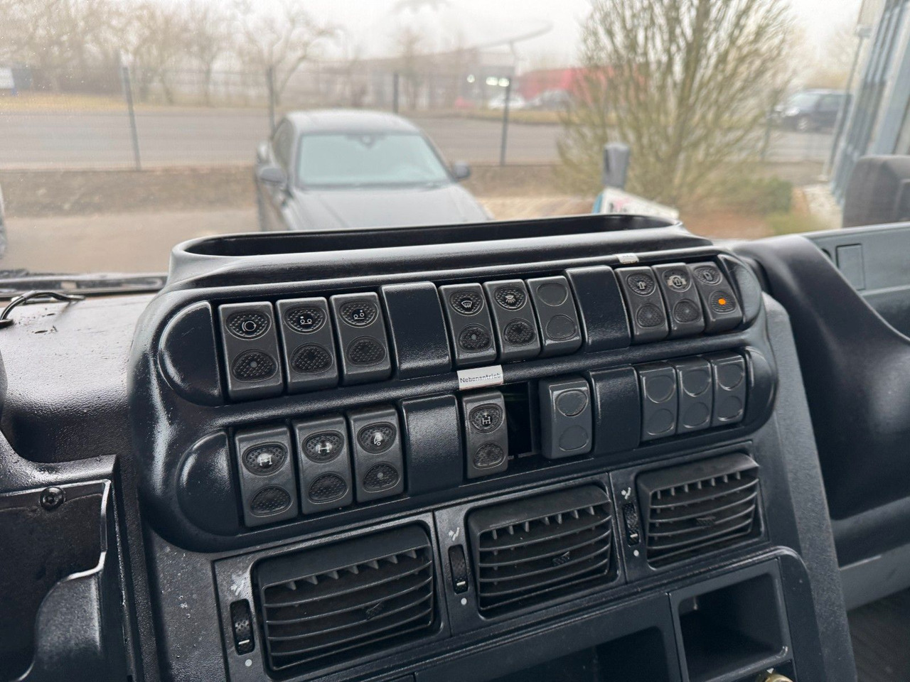 Iveco Trakker 410 E 5 6x4/2 Winterdienst / Lift/Lenka. - Fahrgestell LKW: das Bild 3 Iveco Trakker 410 E 5 6x4/2 Winterdienst / Lift/Lenka. - Fahrgestell LKW: das Bild 3
