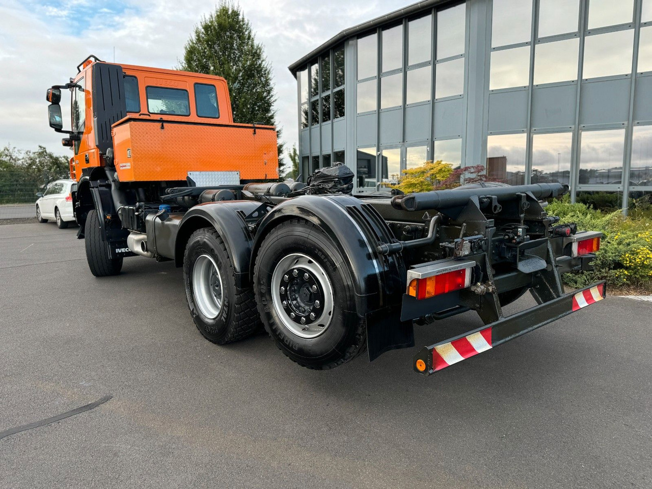Iveco Trakker 410 E 5 6x4/2 Winterdienst / Lift/Lenka. Iveco Trakker 410 E 5 6x4/2 Winterdienst / Lift/Lenka. - Kipper: das Bild 3 Iveco Trakker 410 E 5 6x4/2 Winterdienst / Lift/Lenka. Iveco Trakker 410 E 5 6x4/2 Winterdienst / Lift/Lenka. - Kipper: das Bild 3
