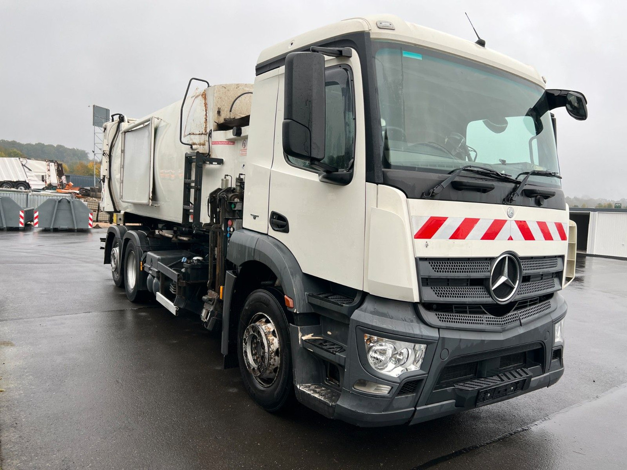 Mercedes-Benz Antos 2533 6x2 Seitenlader Zoeller S LF 22 Mercedes-Benz Antos 2533 6x2 Seitenlader Zoeller S LF 22 - Müllwagen: das Bild 5 Mercedes-Benz Antos 2533 6x2 Seitenlader Zoeller S LF 22 Mercedes-Benz Antos 2533 6x2 Seitenlader Zoeller S LF 22 - Müllwagen: das Bild 5