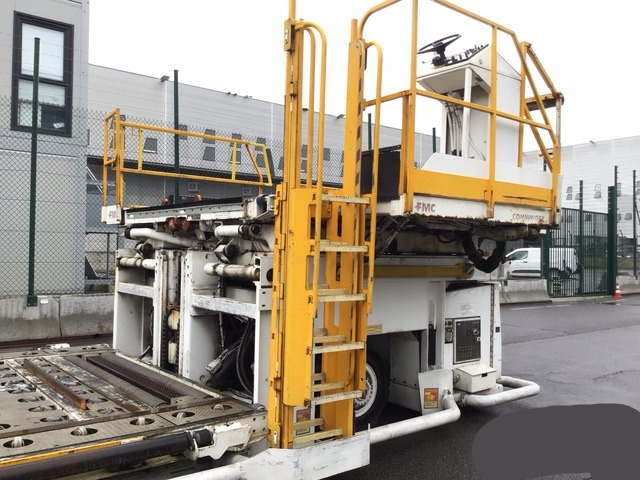 FMC loader Commander 15 Universal - Flugzeuglader: das Bild 4 FMC loader Commander 15 Universal - Flugzeuglader: das Bild 4