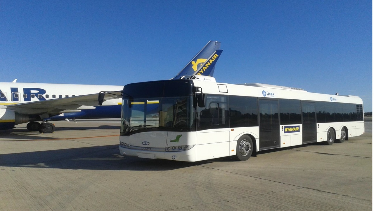 Solaris Urbino 15 - Flughafenbus: das Bild 1 Solaris Urbino 15 - Flughafenbus: das Bild 1