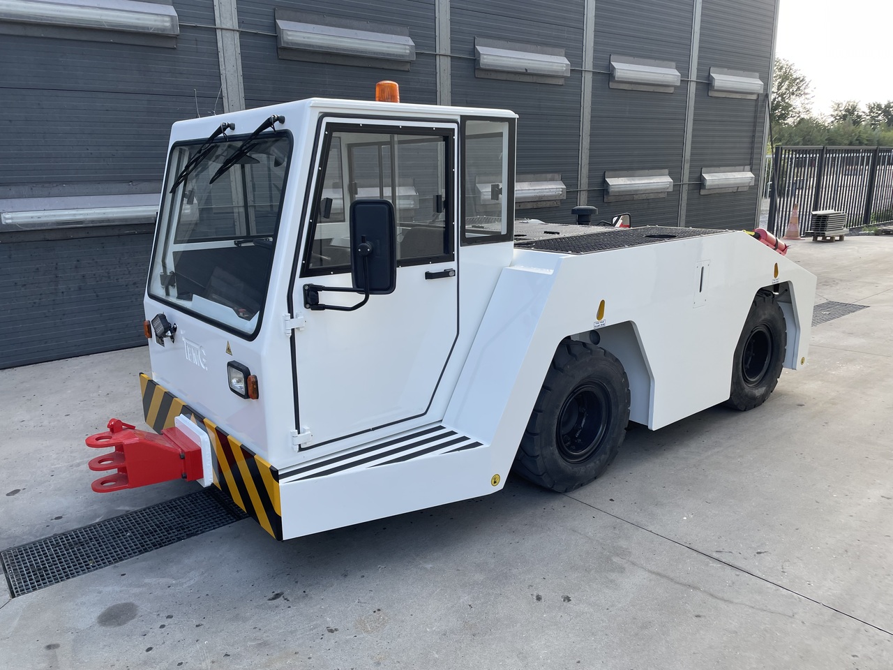 TEMG TG5012 - Flugzeugschlepper: das Bild 1 TEMG TG5012 - Flugzeugschlepper: das Bild 1