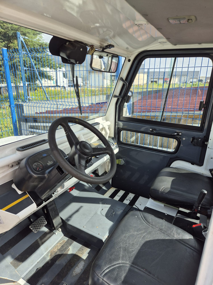 TLD JST30 - Gepäckschlepper: das Bild 4 TLD JST30 - Gepäckschlepper: das Bild 4