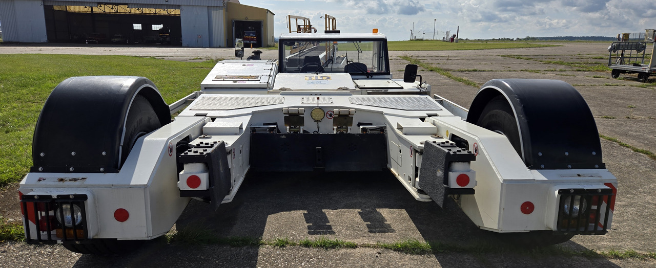 TLD TPX200SF - Flugzeugschlepper: das Bild 1 TLD TPX200SF - Flugzeugschlepper: das Bild 1