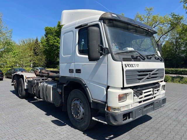 Volvo FM 12.420 FM12.420 6x2 - Fahrgestell LKW: das Bild 2 Volvo FM 12.420 FM12.420 6x2 - Fahrgestell LKW: das Bild 2
