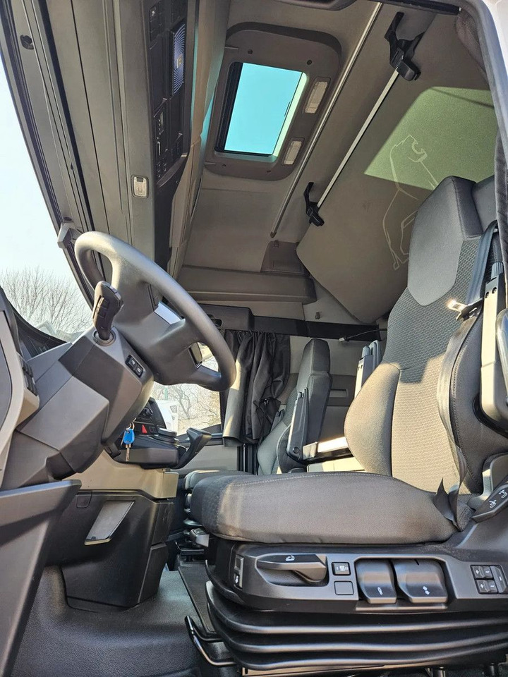 MAN TGX 18.470 XXL, Standklima, Low mileage, Full Ai - Sattelzugmaschine: das Bild 5 MAN TGX 18.470 XXL, Standklima, Low mileage, Full Ai - Sattelzugmaschine: das Bild 5