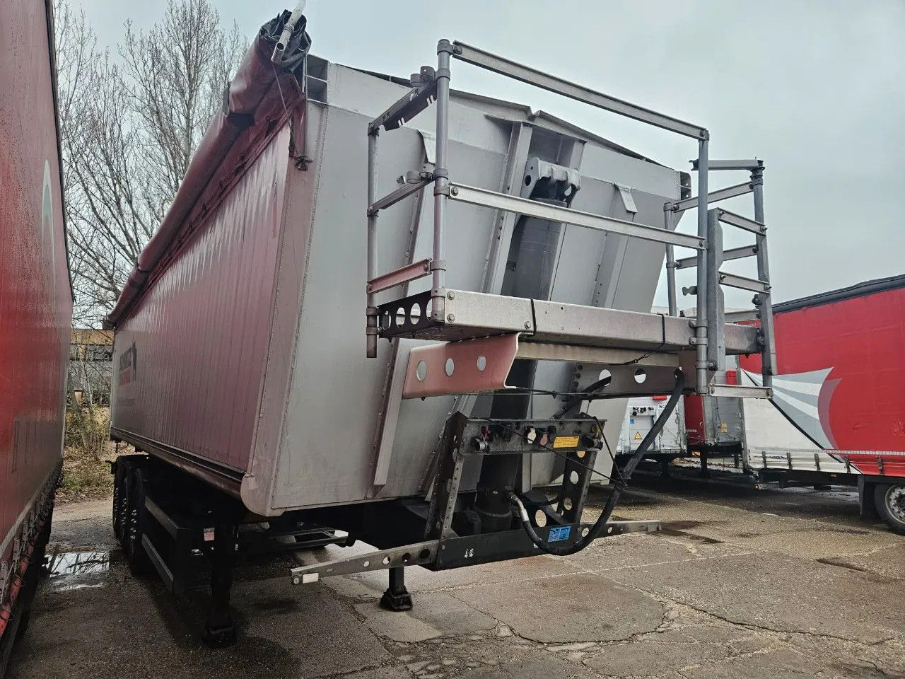 Schmitz Cargobull Gotha SGF S3, 45m3, Alloy wheels, Lift axle - Kipper Auflieger: das Bild 3 Schmitz Cargobull Gotha SGF S3, 45m3, Alloy wheels, Lift axle - Kipper Auflieger: das Bild 3