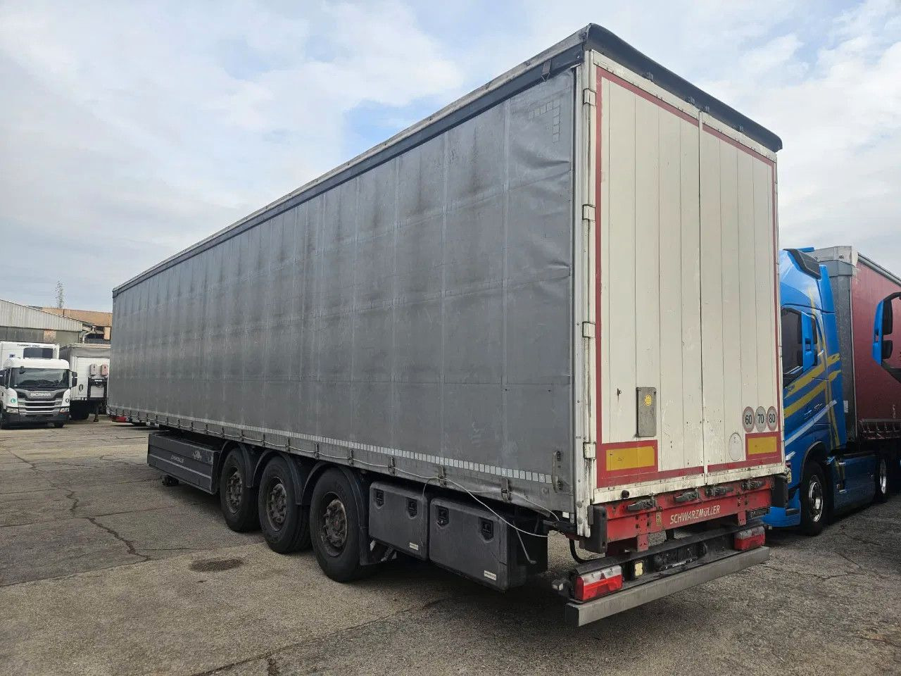 Schwarzmüller S1 J-seria, Pallet box - Planenauflieger: das Bild 4 Schwarzmüller S1 J-seria, Pallet box - Planenauflieger: das Bild 4