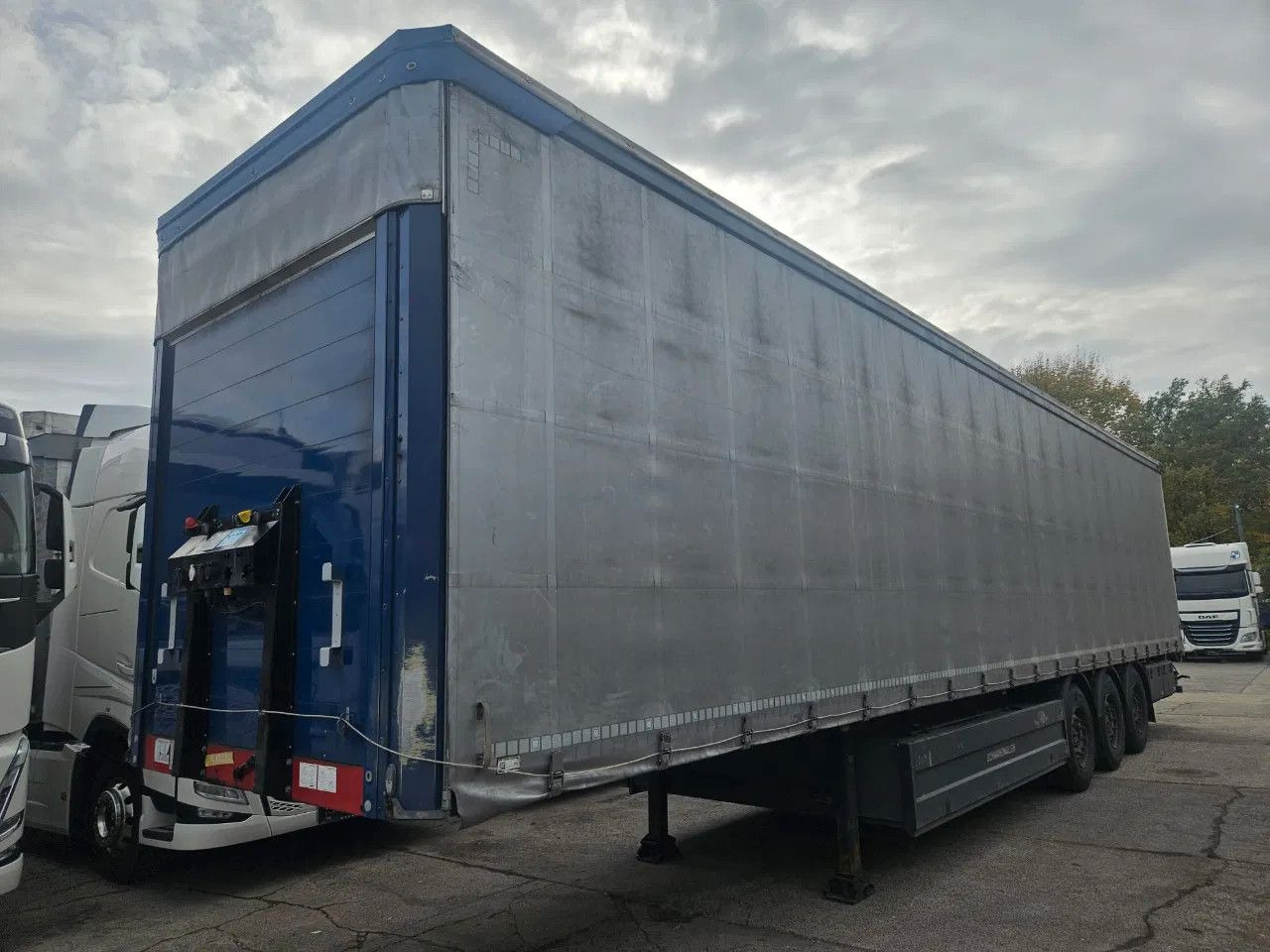 Schwarzmüller S1 J-seria, Pallet box - Planenauflieger: das Bild 1 Schwarzmüller S1 J-seria, Pallet box - Planenauflieger: das Bild 1