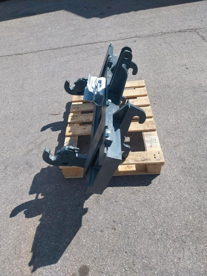 Adapter Giant Hoflader auf 3 Punkt Kat II Palettengabel Radlader - Gabel für Radlader: das Bild 5 Adapter Giant Hoflader auf 3 Punkt Kat II Palettengabel Radlader - Gabel für Radlader: das Bild 5