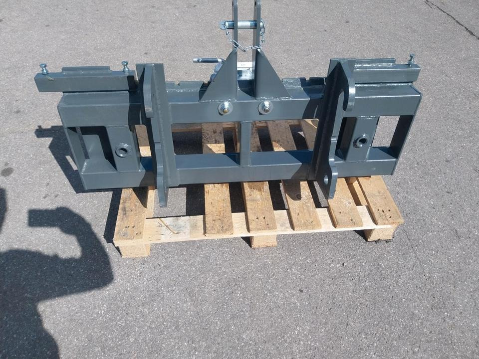 Adapter Giant Hoflader auf 3 Punkt Kat II Palettengabel Radlader - Gabel für Radlader: das Bild 3 Adapter Giant Hoflader auf 3 Punkt Kat II Palettengabel Radlader - Gabel für Radlader: das Bild 3