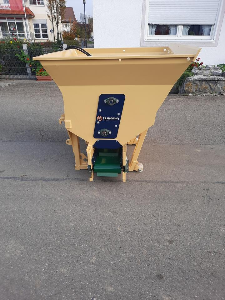 Liegeboxen Einstreugerät Futterverteilgerät Hoflader Radlader Cat - Fütterungstechnik: das Bild 3 Liegeboxen Einstreugerät Futterverteilgerät Hoflader Radlader Cat - Fütterungstechnik: das Bild 3