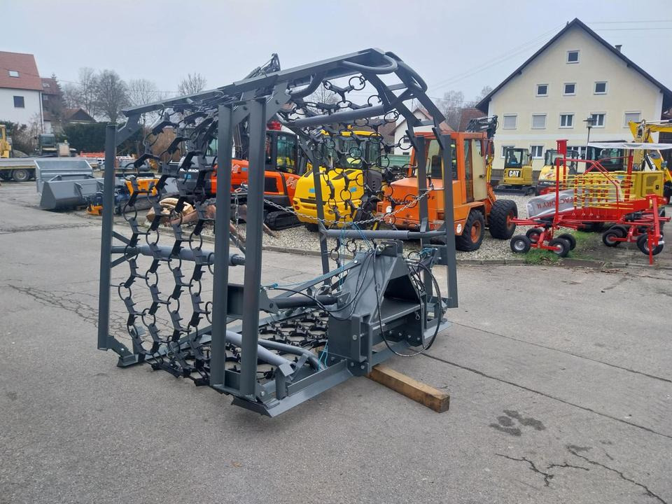 Wiesenegge 6 - 8m Wiesenstriegel Wiesenschleppe Schlepper - Wiesenschleppe: das Bild 2 Wiesenegge 6 - 8m Wiesenstriegel Wiesenschleppe Schlepper - Wiesenschleppe: das Bild 2