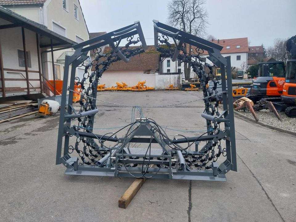 Wiesenegge 6 - 8m Wiesenstriegel Wiesenschleppe Schlepper - Wiesenschleppe: das Bild 1 Wiesenegge 6 - 8m Wiesenstriegel Wiesenschleppe Schlepper - Wiesenschleppe: das Bild 1