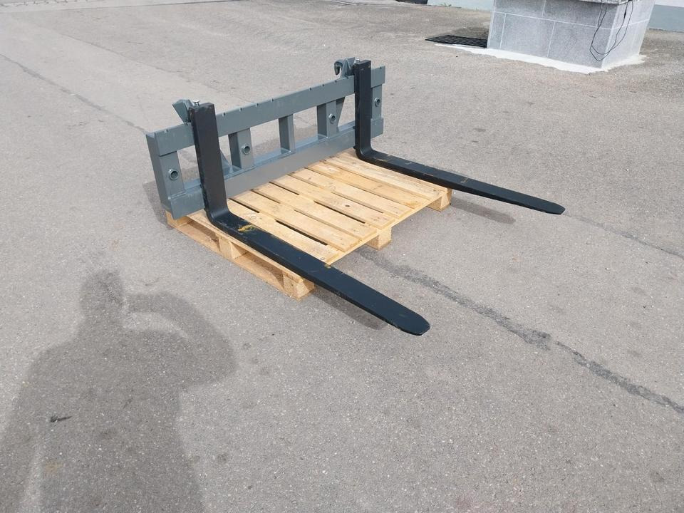 Neue Palettengabel 2,5to 1,5m breit Euro Gabel Frontlader Fendt - Gabel: das Bild 1 Neue Palettengabel 2,5to 1,5m breit Euro Gabel Frontlader Fendt - Gabel: das Bild 1