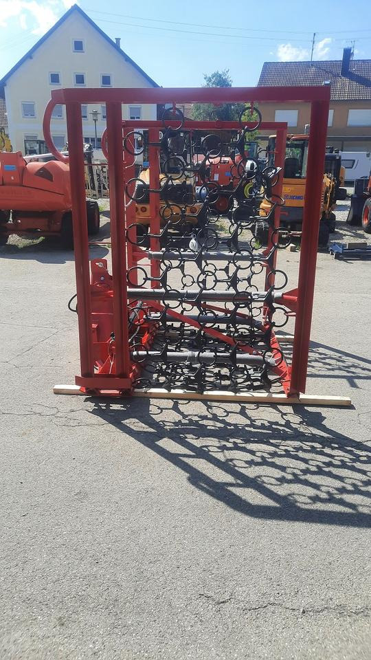 Neue Wiesenegge 6m hydraulisch Wiesenschleppe Fendt Schlepper - Wiesenschleppe: das Bild 2 Neue Wiesenegge 6m hydraulisch Wiesenschleppe Fendt Schlepper - Wiesenschleppe: das Bild 2