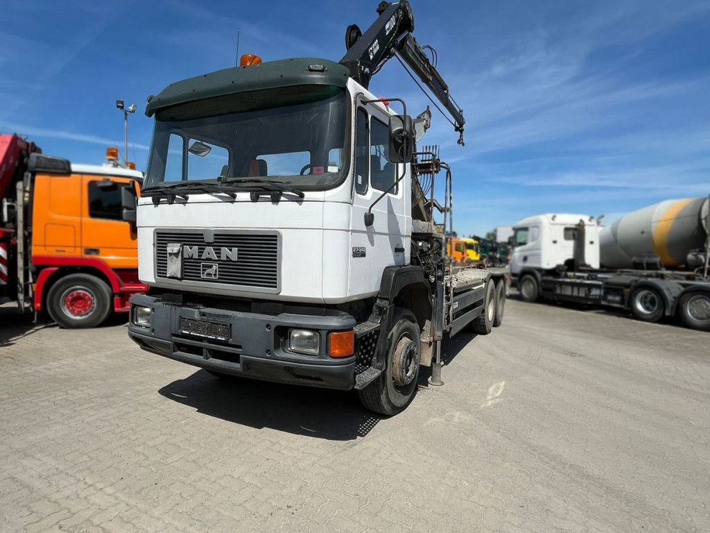 MAN F2000 27.342 6x4 Abrollkipper mit Kran - Autokran: das Bild 1 MAN F2000 27.342 6x4 Abrollkipper mit Kran - Autokran: das Bild 1