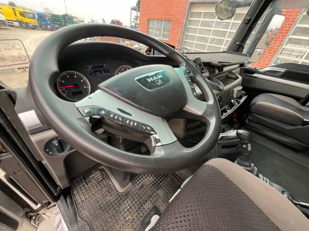 MAN TG-X 26.400 6x2 Pritsche Heckkran Palfinger PK 3 - Autokran, Pritsche LKW: das Bild 5 MAN TG-X 26.400 6x2 Pritsche Heckkran Palfinger PK 3 - Autokran, Pritsche LKW: das Bild 5