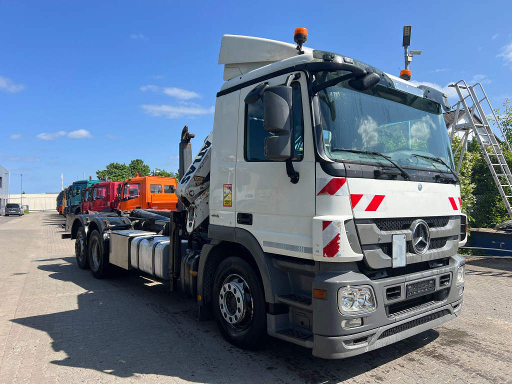 MERCEDES-BENZ Actros 2541 L6x2 Abrollkipper mit Kran Funk+Greiferst - Abrollkipper, Autokran: das Bild 3 MERCEDES-BENZ Actros 2541 L6x2 Abrollkipper mit Kran Funk+Greiferst - Abrollkipper, Autokran: das Bild 3