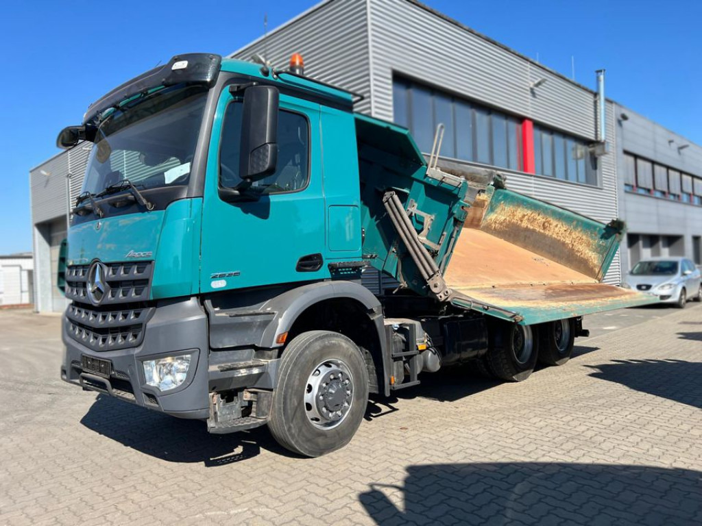 MERCEDES-BENZ Arocs 2636 6x6 HAD 3-Achs Allradkipper Meiller - Kipper: das Bild 1 MERCEDES-BENZ Arocs 2636 6x6 HAD 3-Achs Allradkipper Meiller - Kipper: das Bild 1