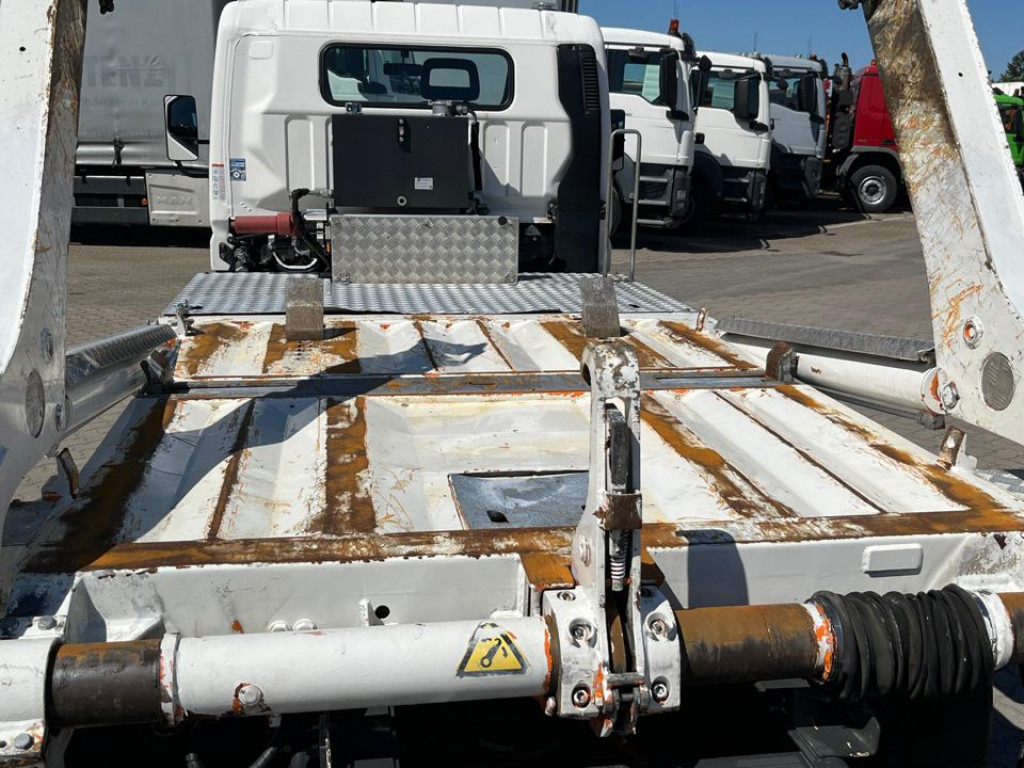 MITSUBISHI (J) Canter Fuso 7C18 Absetzkipper Tele verbreiterbar - Absetzkipper: das Bild 4 MITSUBISHI (J) Canter Fuso 7C18 Absetzkipper Tele verbreiterbar - Absetzkipper: das Bild 4