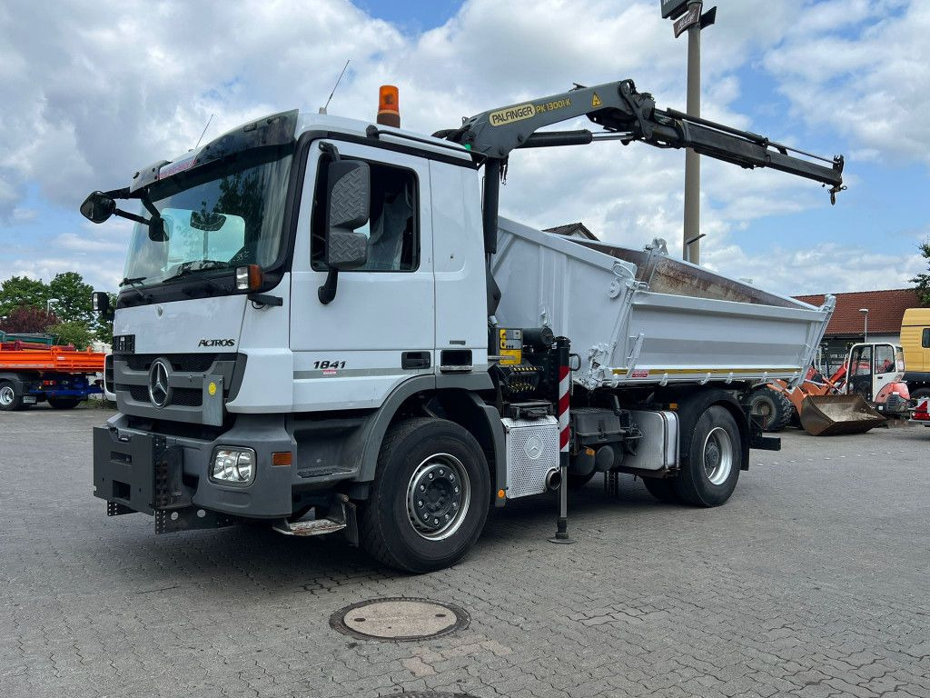 Mercedes-Benz Actros 1841 K 2-Achs Kipper Kran Funk/2xhydr+Gre Mercedes-Benz Actros 1841 K 2-Achs Kipper Kran Funk/2xhydr+Gre - Kipper, Autokran: das Bild 1 Mercedes-Benz Actros 1841 K 2-Achs Kipper Kran Funk/2xhydr+Gre Mercedes-Benz Actros 1841 K 2-Achs Kipper Kran Funk/2xhydr+Gre - Kipper, Autokran: das Bild 1