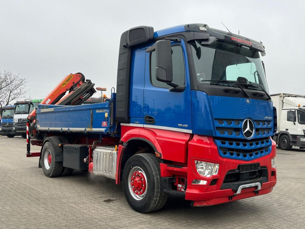 Mercedes-Benz Arocs 1845 4x4 HAD 2-Achs Allradkipper Kran Funk Mercedes-Benz Arocs 1845 4x4 HAD 2-Achs Allradkipper Heckkran - Kipper, Autokran: das Bild 2 Mercedes-Benz Arocs 1845 4x4 HAD 2-Achs Allradkipper Kran Funk Mercedes-Benz Arocs 1845 4x4 HAD 2-Achs Allradkipper Heckkran - Kipper, Autokran: das Bild 2