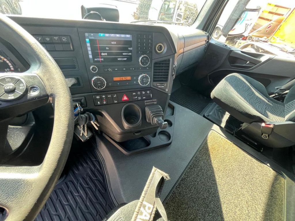 Pritsche LKW, Autokran Mercedes-Benz Arocs 2545 6x4 HAD Pritsche Heckkran PK 41002: das Bild 8