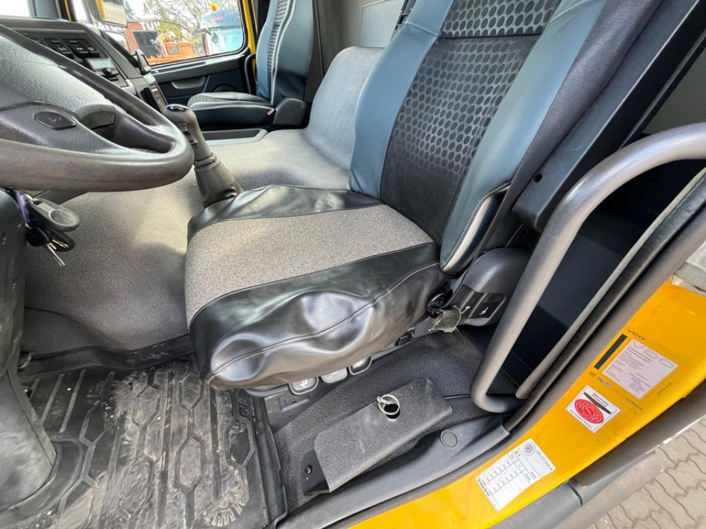 VOLVO (S) Truck FM 330 4x4 Pritsche Kran Singelreifen Funkfernbedienung - Pritsche LKW, Autokran: das Bild 3 VOLVO (S) Truck FM 330 4x4 Pritsche Kran Singelreifen Funkfernbedienung - Pritsche LKW, Autokran: das Bild 3