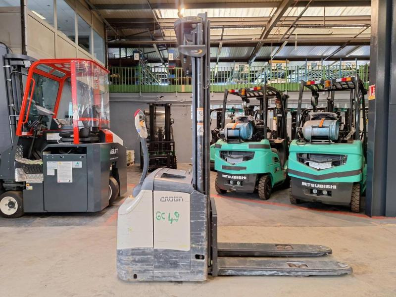 Crown ES4000-1.6 - Hochhubwagen: das Bild 4 Crown ES4000-1.6 - Hochhubwagen: das Bild 4